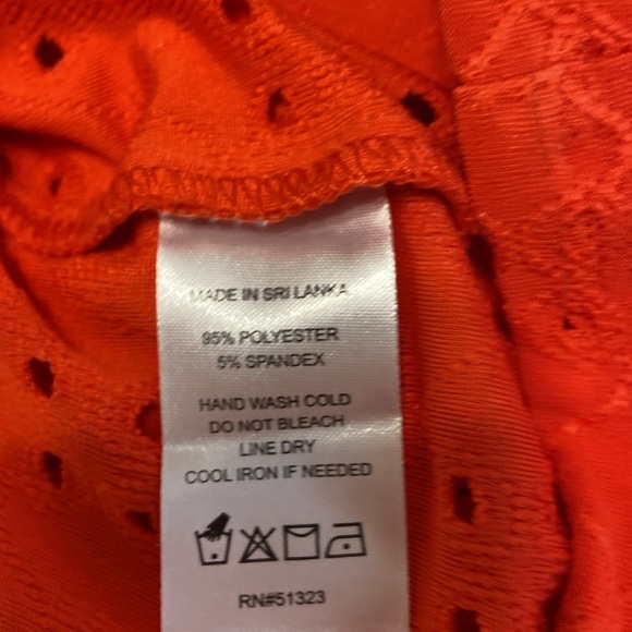 Flash sale ❤️ Peep shoulder red top - Picture 8 of 8